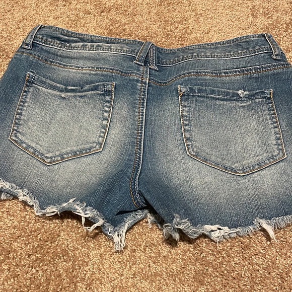 Juniors jean shorts - Picture 2 of 6